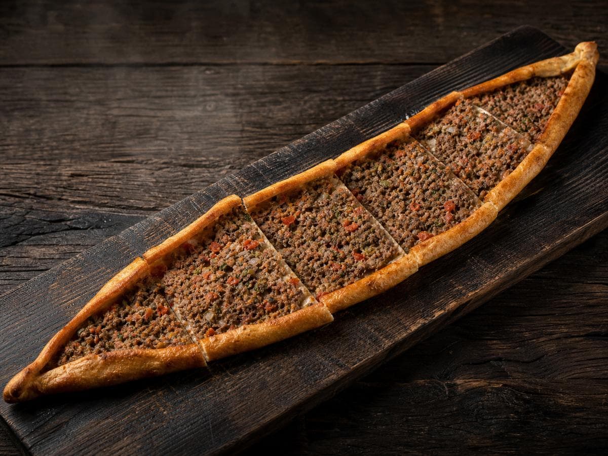 Yaprak Kıymalı Pide